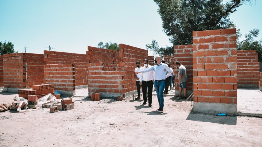 Début de la construction de 57 logements du programme Casa Propia à Escobar, jacquin couvreur