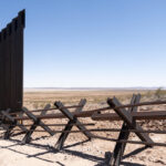 Les États-Unis utiliseront les fonds du mur frontalier pour combler les lacunes et nettoyer les chantiers de construction de l&rsquo;ère Trump, jacquin couvreur