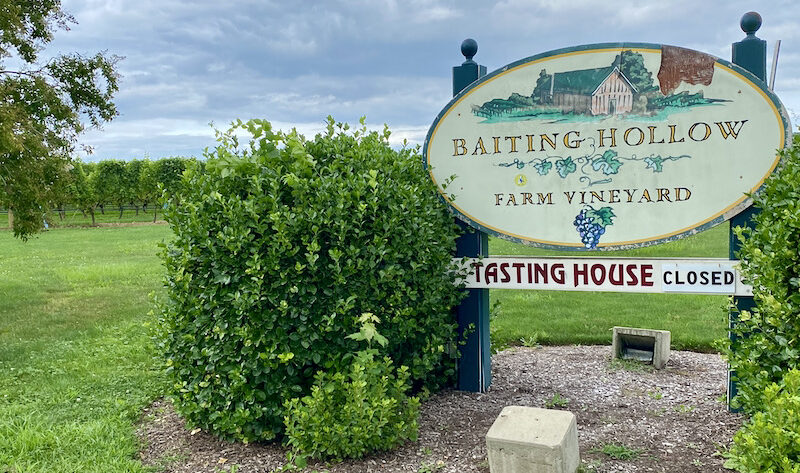 Les planificateurs reconsidèrent la demande de Baiting Hollow Farm Vineyard pour une nouvelle salle de dégustation, jacquin couvreur